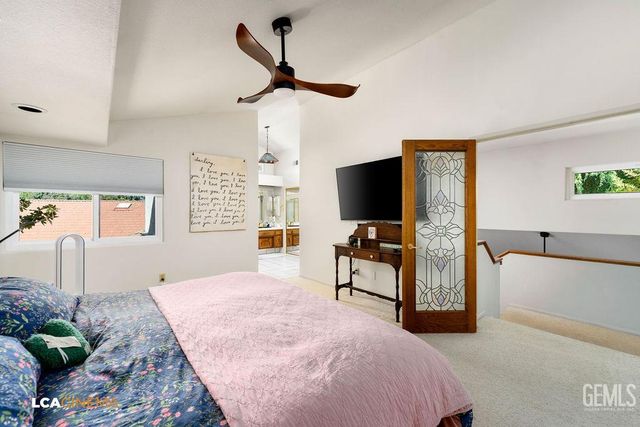 1116 Sussex Circle, Bakersfield, CA 93311