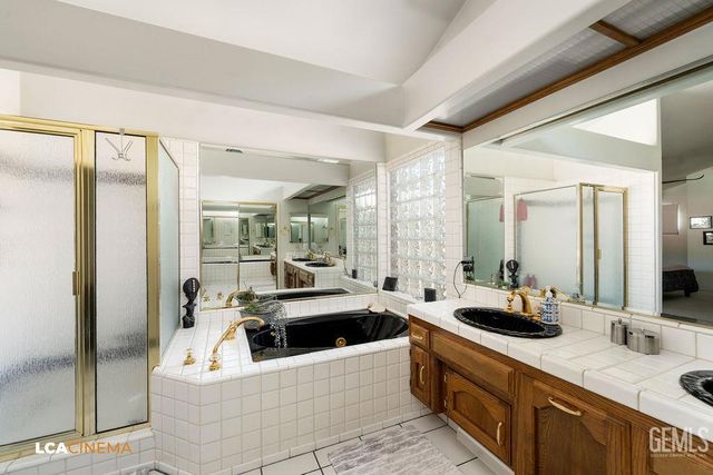 1116 Sussex Circle, Bakersfield, CA 93311