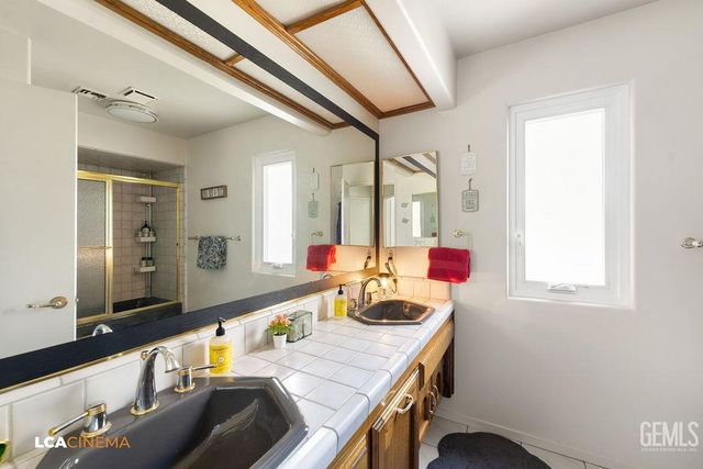 1116 Sussex Circle, Bakersfield, CA 93311