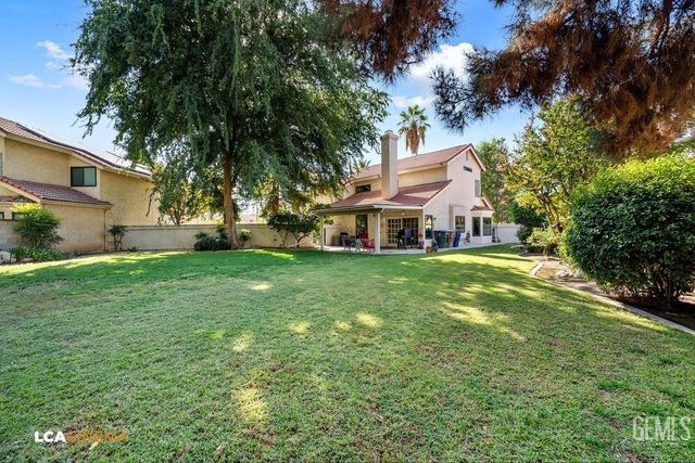 1116 Sussex Circle, Bakersfield, CA 93311