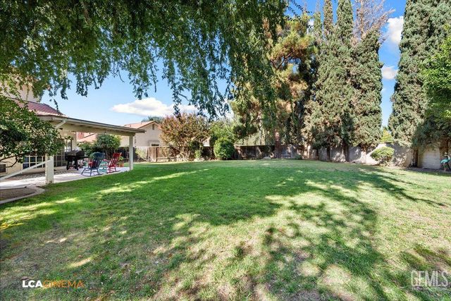 1116 Sussex Circle, Bakersfield, CA 93311