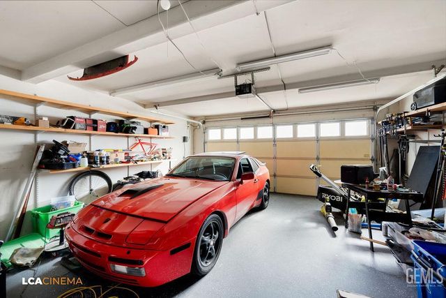 1116 Sussex Circle, Bakersfield, CA 93311