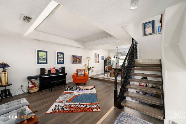 1116 Sussex Circle, Bakersfield, CA 93311