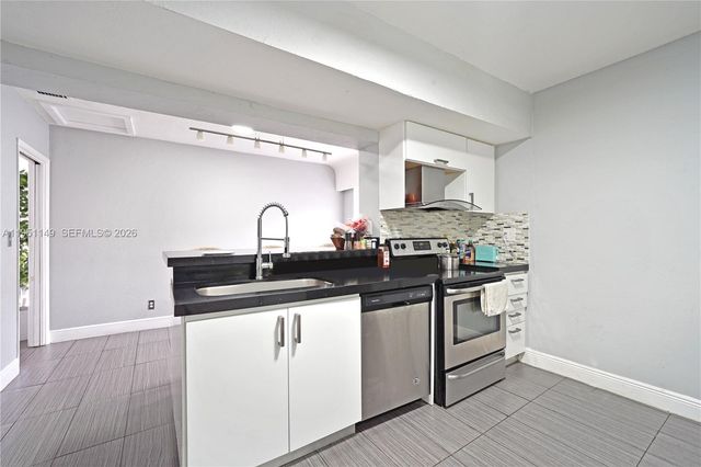 2534 Monroe Street, Hollywood, FL 33020