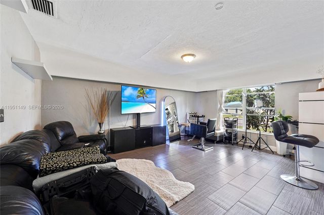 2534 Monroe Street, Hollywood, FL 33020