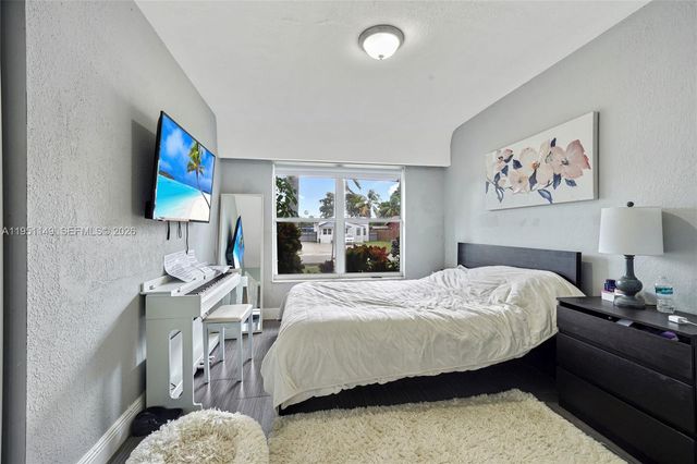 2534 Monroe Street, Hollywood, FL 33020
