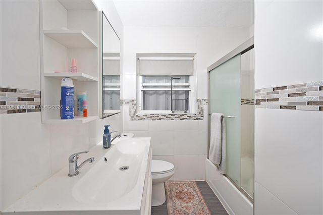 2534 Monroe Street, Hollywood, FL 33020