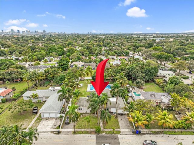 2534 Monroe Street, Hollywood, FL 33020