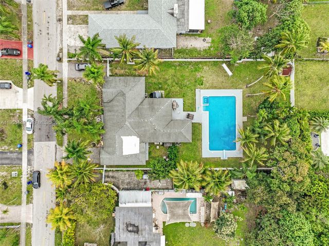 2534 Monroe Street, Hollywood, FL 33020