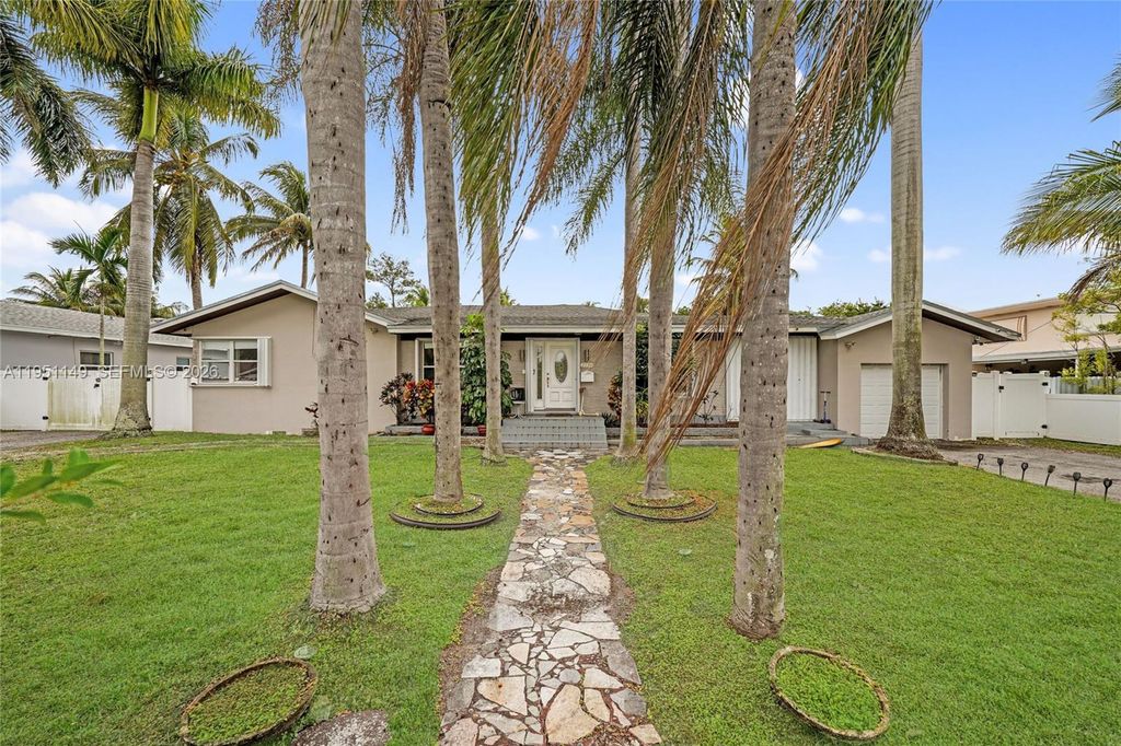 2534 Monroe Street, Hollywood, FL 33020
