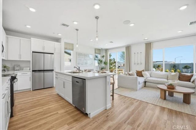 3265 E Avenue J-3 Drive, Lancaster, CA 93535