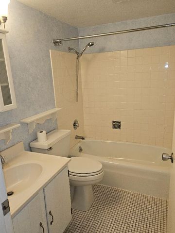 808 18th Street, Belle Plaine, IA 52208