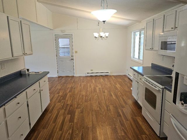 808 18th Street, Belle Plaine, IA 52208