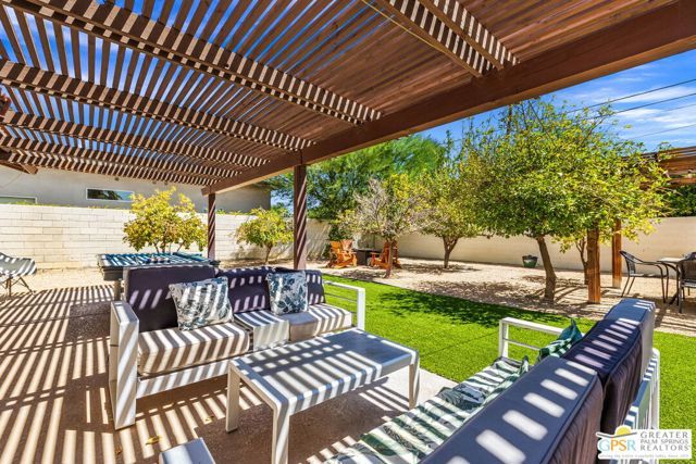 2342 N San Gorgonio Road, Palm Springs, CA 92262