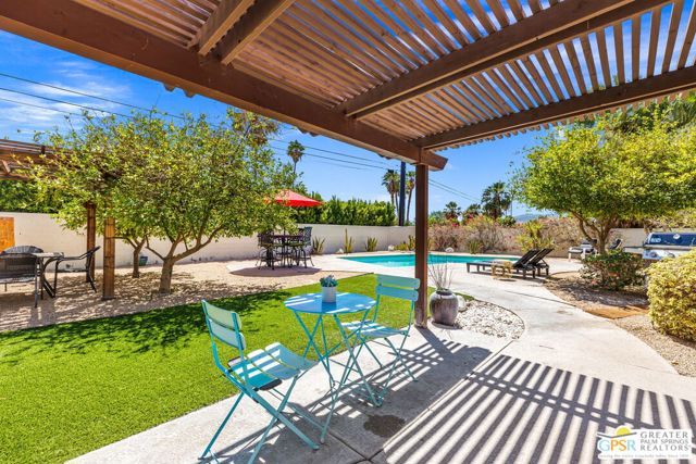 2342 N San Gorgonio Road, Palm Springs, CA 92262