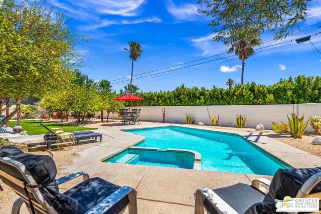 2342 N San Gorgonio Road, Palm Springs, CA 92262
