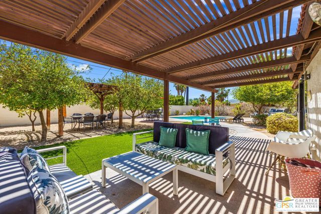 2342 N San Gorgonio Road, Palm Springs, CA 92262