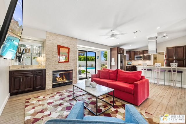 2342 N San Gorgonio Road, Palm Springs, CA 92262