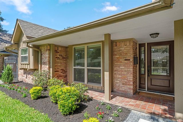 5834 Braesheather Drive, Houston, TX 77096