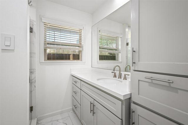 5834 Braesheather Drive, Houston, TX 77096