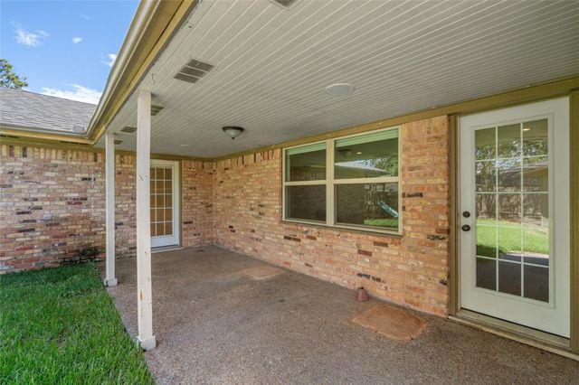 5834 Braesheather Drive, Houston, TX 77096