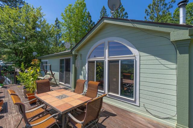 18301 Toyon Rd, Pine Grove, CA 95665