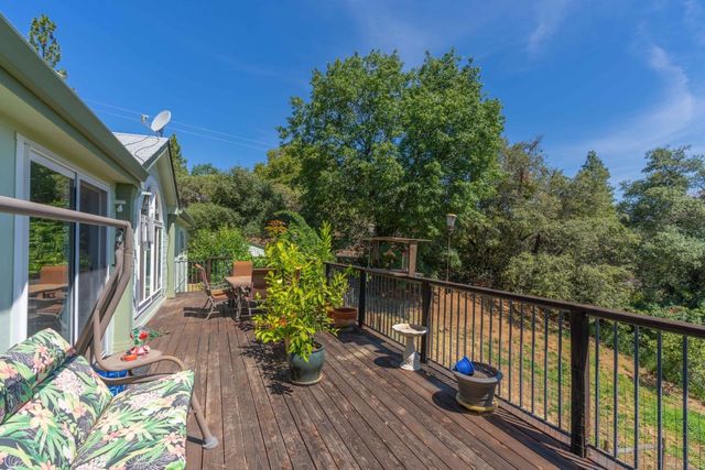 18301 Toyon Rd, Pine Grove, CA 95665