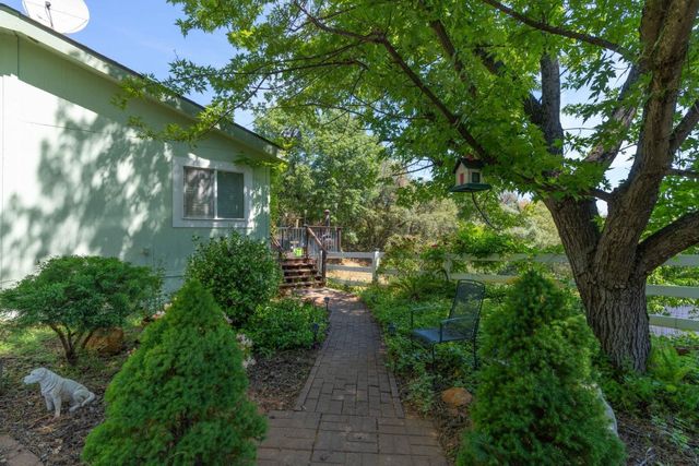 18301 Toyon Rd, Pine Grove, CA 95665