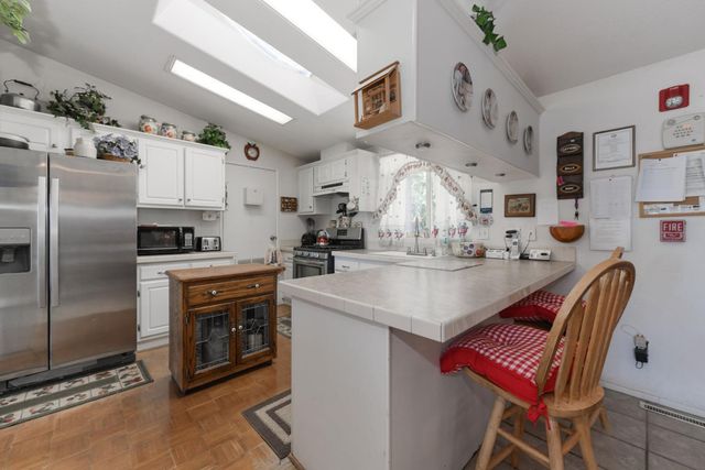 18301 Toyon Rd, Pine Grove, CA 95665