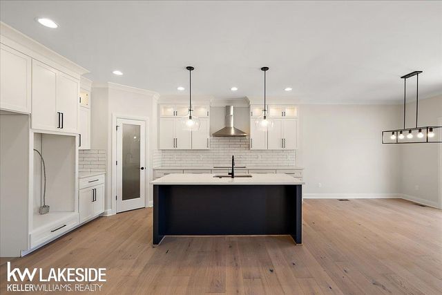 720 Marlayna Drive, Oxford, MI 48371