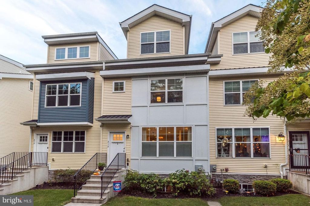 212 WOOD ST, CONSHOHOCKEN, PA 19428 — photo 5