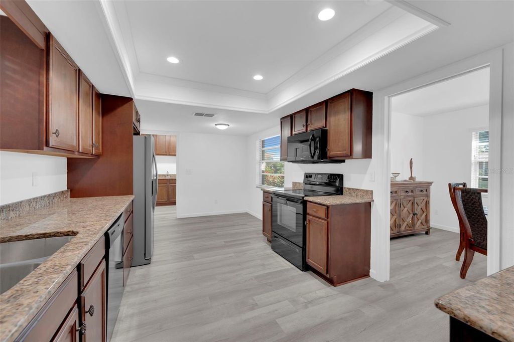 Image 13 of property listing at 5584 BURING COURT, Fort Myers, FL 33919