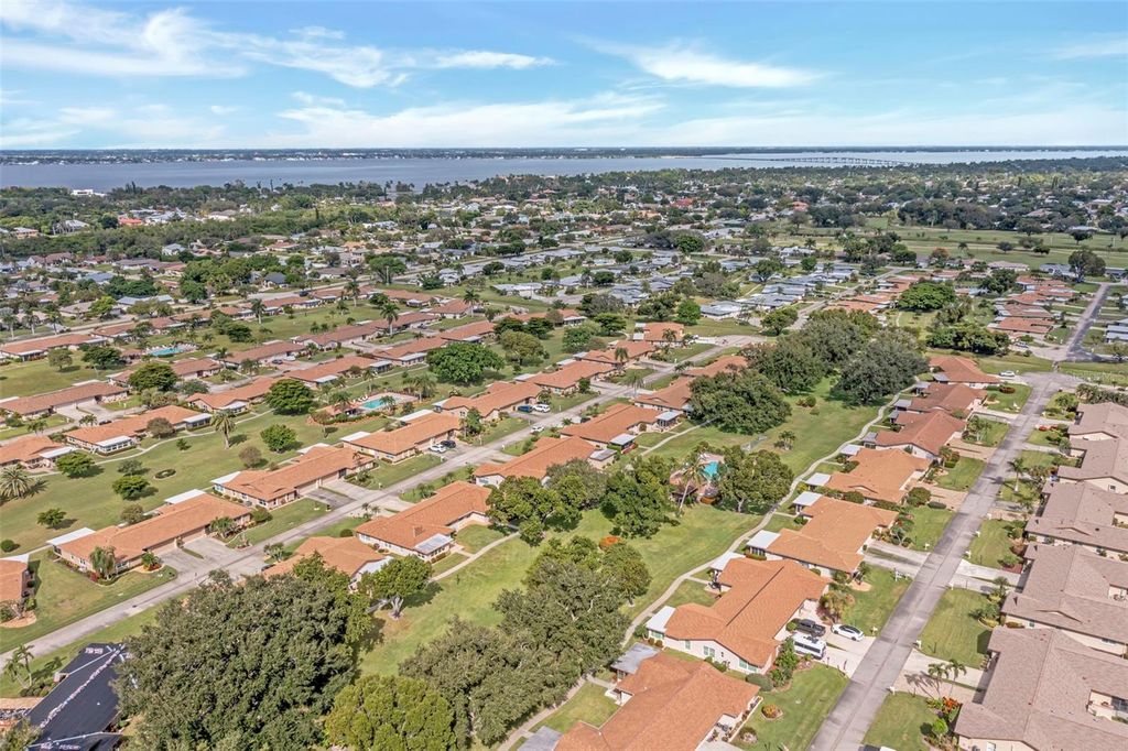 Image 40 of property listing at 5584 BURING COURT, Fort Myers, FL 33919