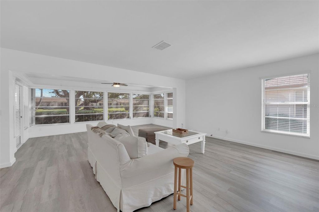 Image 7 of property listing at 5584 BURING COURT, Fort Myers, FL 33919