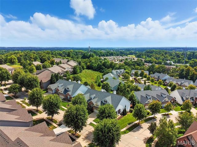 153 Kendall Bluff Court, Chesterfield, MO 63017