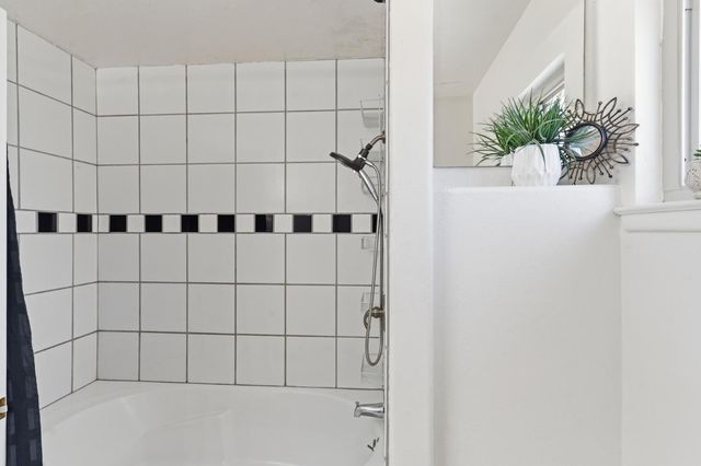 4706 E San Gabriel Avenue, Fresno, CA 93726