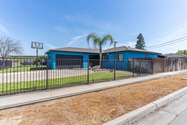 4706 E San Gabriel Avenue, Fresno, CA 93726