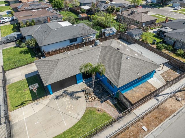 4706 E San Gabriel Avenue, Fresno, CA 93726