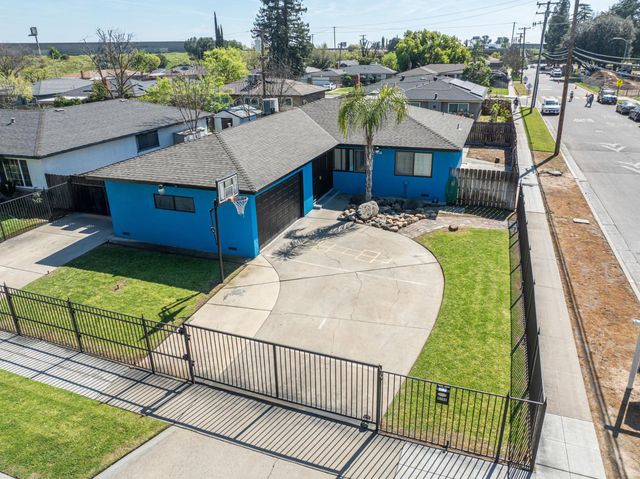 4706 E San Gabriel Avenue, Fresno, CA 93726