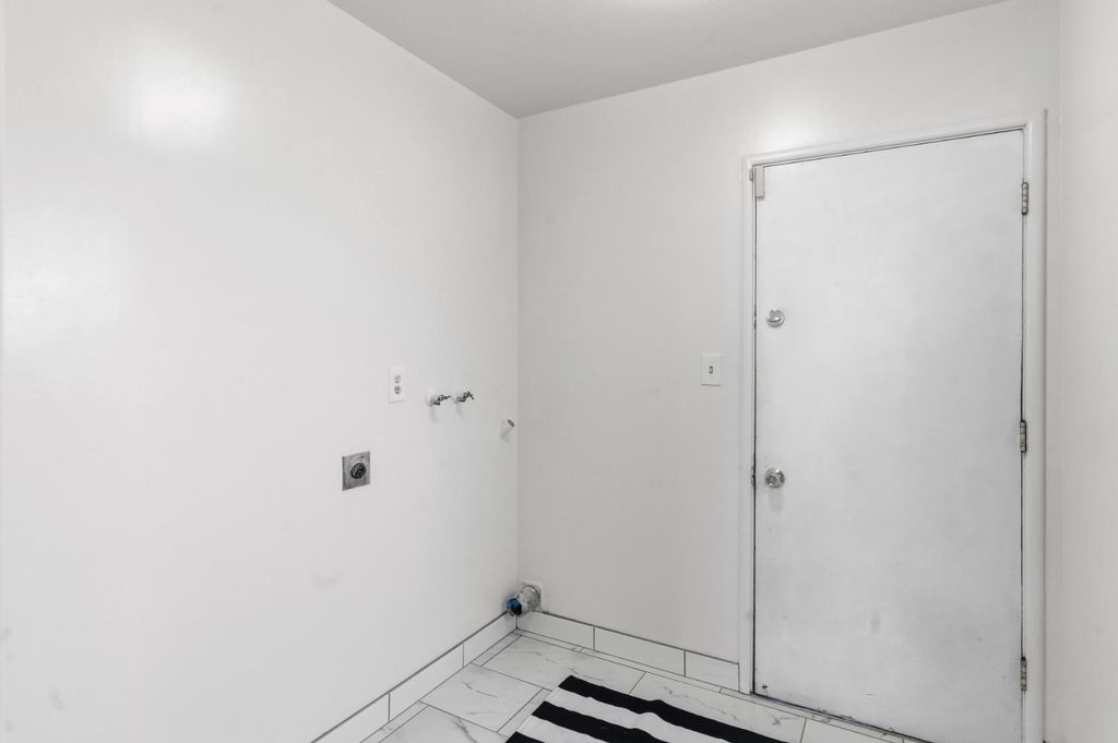 Image 12 of property listing at 4706 E San Gabriel Avenue, Fresno, CA 93726