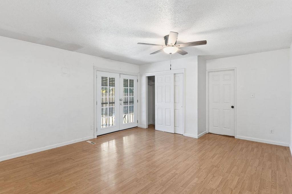 Image 17 of property listing at 4706 E San Gabriel Avenue, Fresno, CA 93726