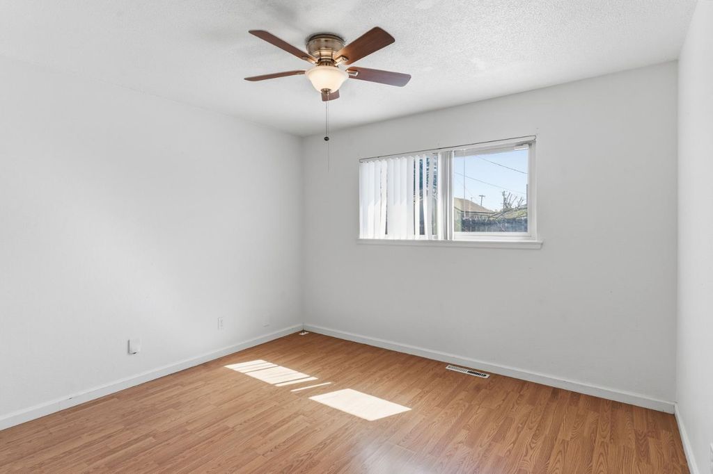 Image 20 of property listing at 4706 E San Gabriel Avenue, Fresno, CA 93726