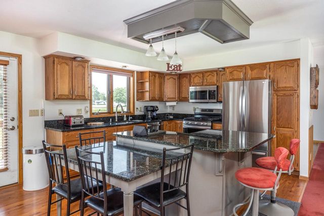 3318 CREEK SIDE DRIVE, Oshkosh, WI 54904