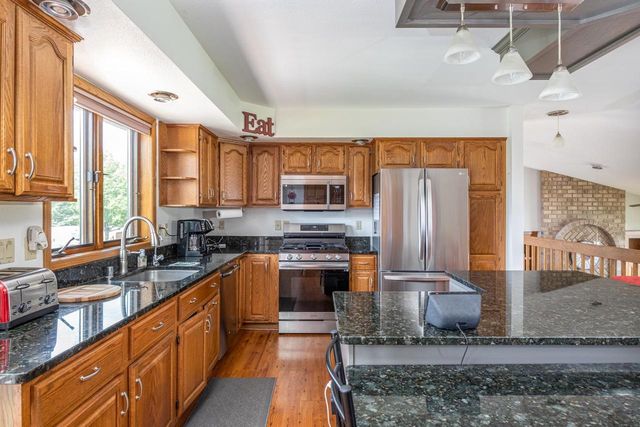 3318 CREEK SIDE DRIVE, Oshkosh, WI 54904