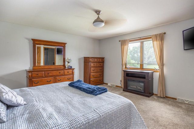 3318 CREEK SIDE DRIVE, Oshkosh, WI 54904