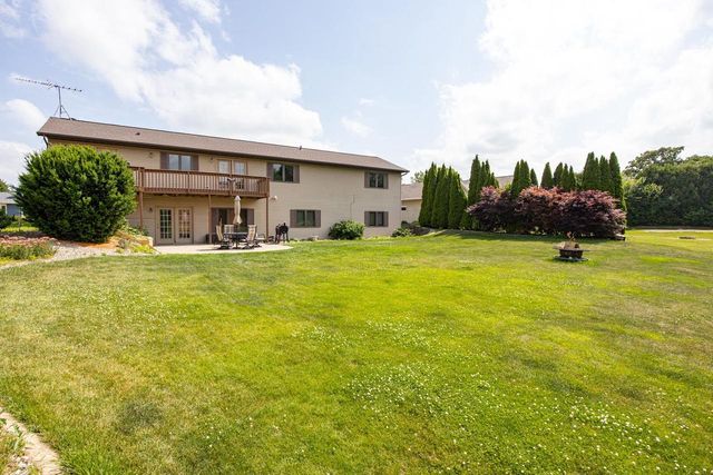 3318 CREEK SIDE DRIVE, Oshkosh, WI 54904