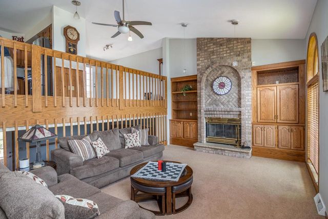 3318 CREEK SIDE DRIVE, Oshkosh, WI 54904
