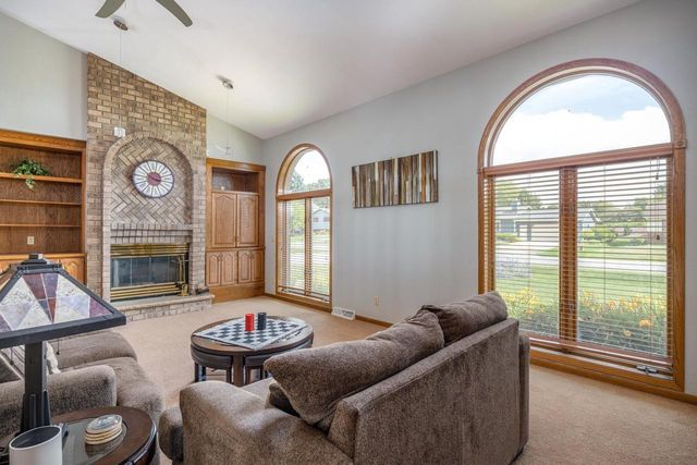 3318 CREEK SIDE DRIVE, Oshkosh, WI 54904