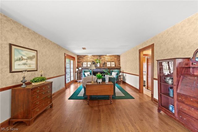 8730 Bainbridge Road, Chagrin Falls, OH 44023