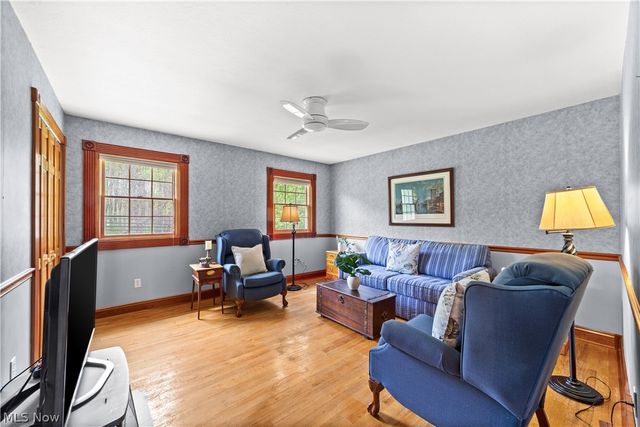 8730 Bainbridge Road, Chagrin Falls, OH 44023